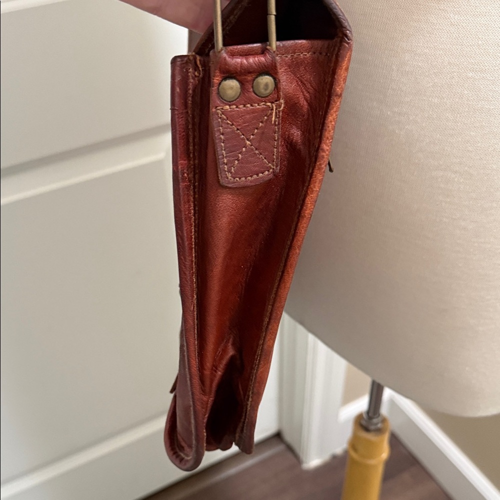 Men's Brown Leather Messenger Bag - Adjustable Crossbody Satchel - Picture 3 of 14